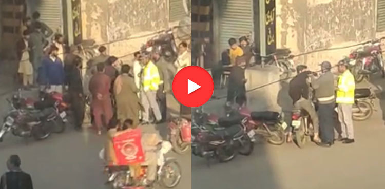 Lahore: Traffic warden slaps bike rider, video goes viral
