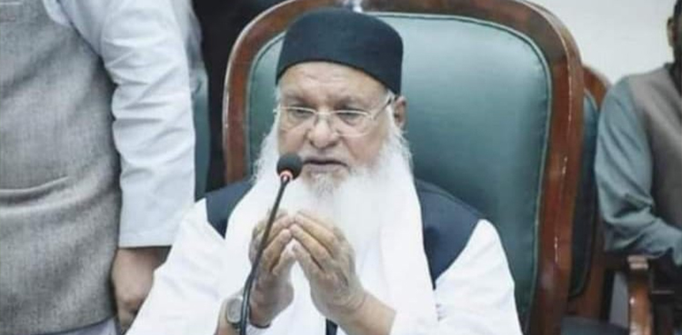 Religious scholar Mufti Rafi Usmani passes away in Karachi