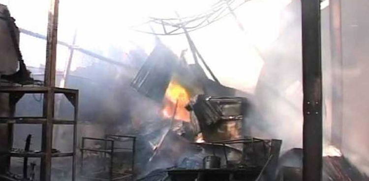 Fire breaks out at Karachi’s Shershah Kabari market