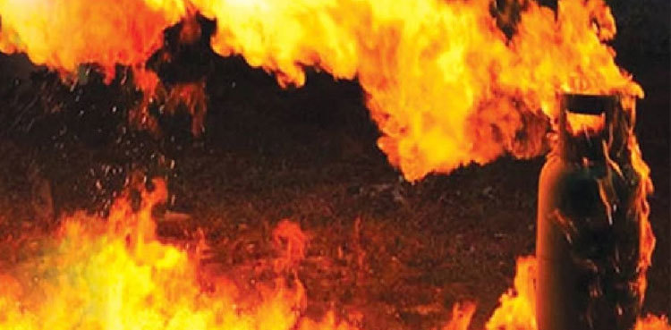 Women among eight injured in Mardan Gas cylinder explosion