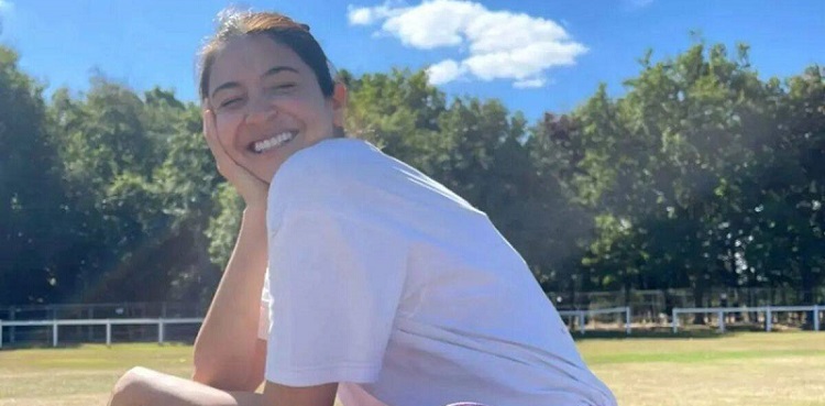 Anushka Sharma brightens Insta feeds with sun-soaked photos