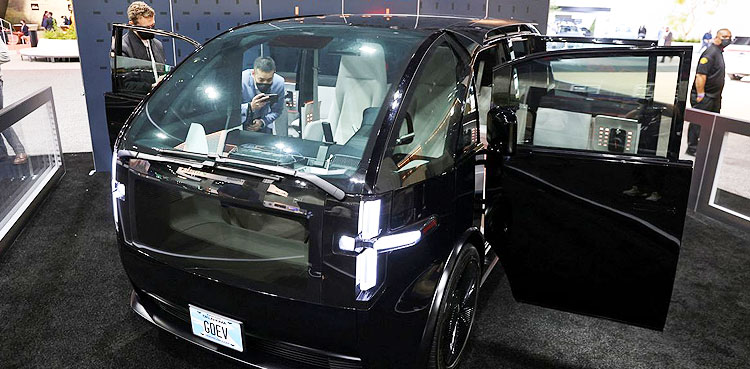 Electric vehicle makers burning cash