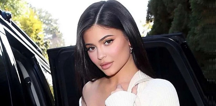 Kylie Jenner breaks silence on online hate; says 'It's hard to...'