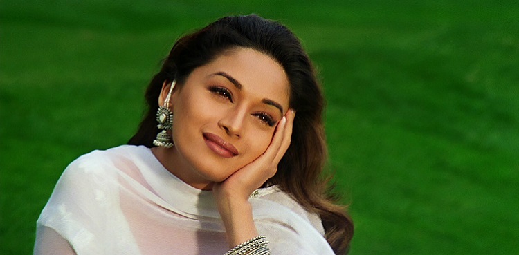 Madhuri Dixit relives 'Dil Toh Pagal Hai' 25 years later!