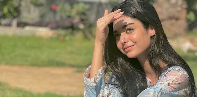 Noor Zafar Khan drops sun-kissed picture on gram