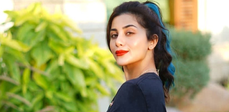 Sohai Ali Abro's adorable video of her with daughter goes viral
