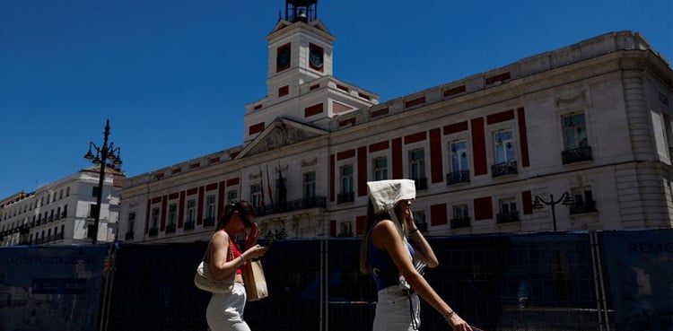 Record-breaking heat bakes US, Europe, China