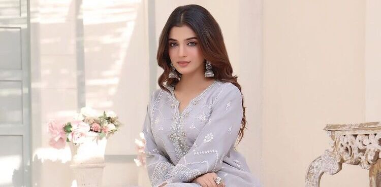 Actor Laiba Khan wins social media