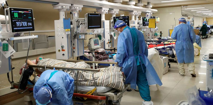 Chinese hospitals 'extremely busy' as COVID spreads unchecked