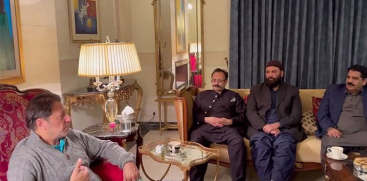 Strong Pakistan to help Occupied Kashmir's Independence movement: Imran Khan