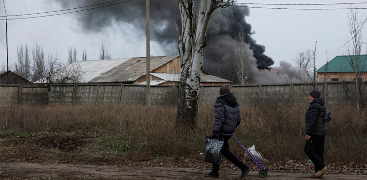 Russian missiles rain down on Ukraine towns