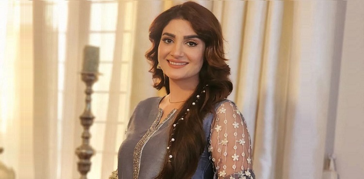 'Taqdeer' actor Aliya Ali wins social media