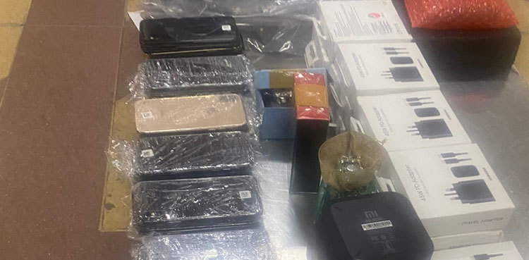 Customs seizes 65 smuggled cellphones at Karachi airport