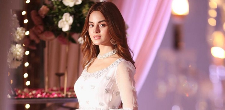 Komal Meer looks pristine in white ensemble: See pics