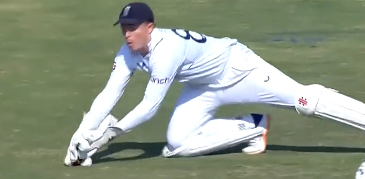 PAK v ENG: Netizens question Saud Shakeel's dismissal