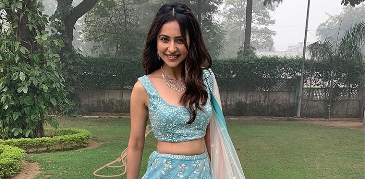 Rakul Preet Singh beats the mid-week blues with sun-soaked photos: See pics