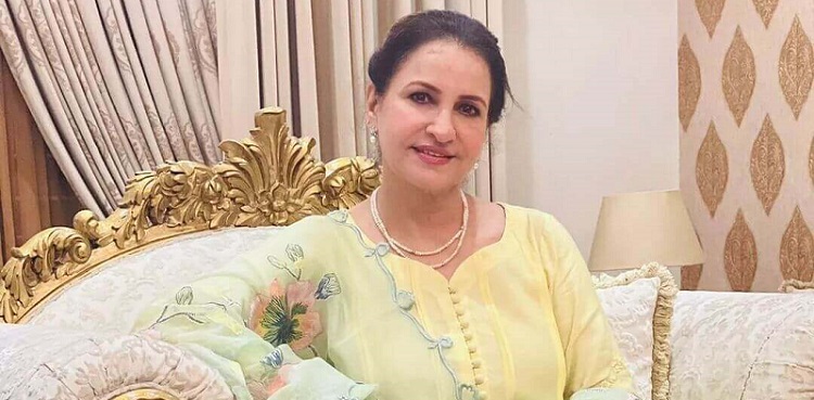 Actor Saba Faisal's Insta post about 'regrets' grabs attention