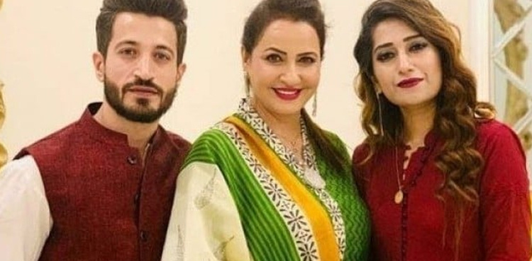 Saba Faisal speaks up on posting video regarding daughter-in-law
