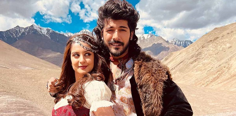 Tunisha Sharma committed suicide after '15 mins chat with Sheezan'