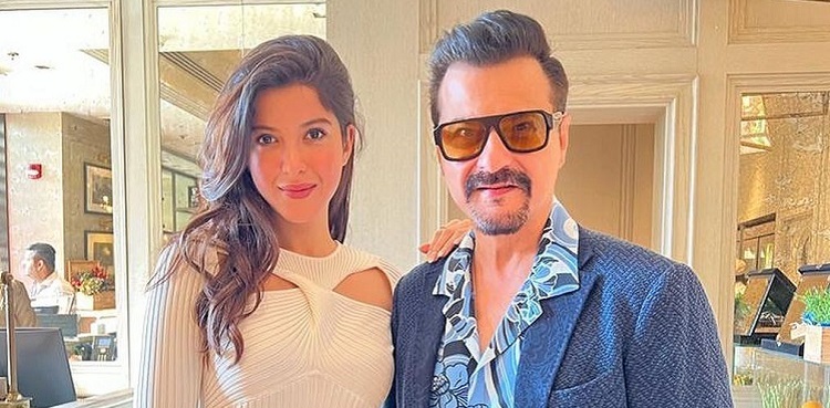 TROLLED: Netizens react to Sanjay Kapoor's statement about daughter Shanaya's 'struggles'