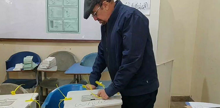 Firdous Shamim Naqvi expelled from polling station for ‘opening’ ballot boxes