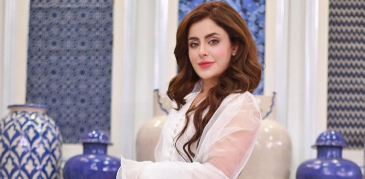 Nida Khan rocks white shalwar kameez in latest pictures