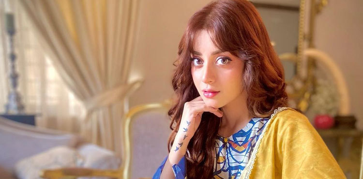 Alizeh Shah wins social media with latest pictures