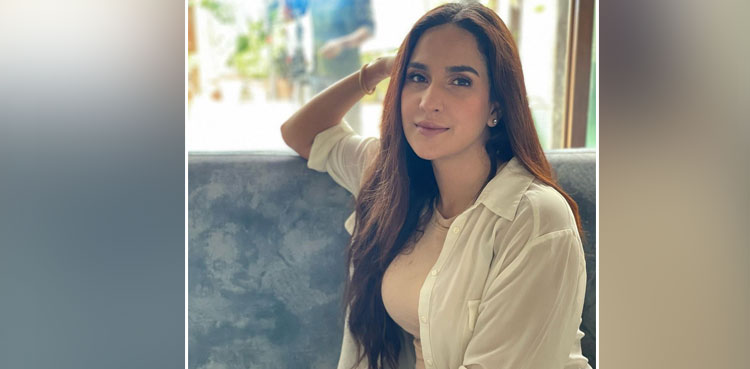 Anoushay Abbasi has social media talking with latest pictures, video