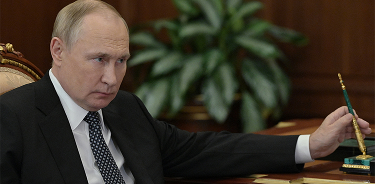 Judges seek Vladimir Putin's arrest