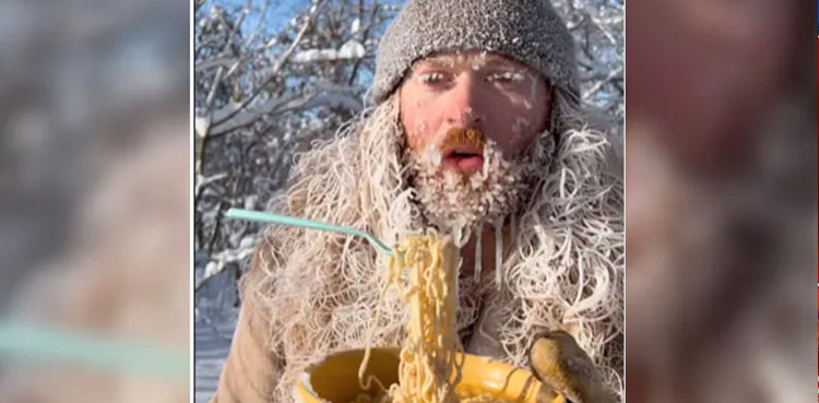 Viral video: Man tries to eat noodles in extreme cold, this is what happens