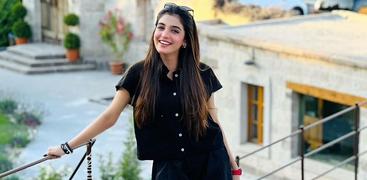 Laiba Khan amps up the glam in new pictures