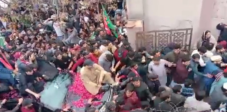 Police officer who missed Imran Khan's court attendance file dismissed