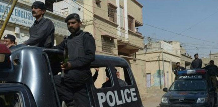 SIU officials nab three 'street criminals' in Karachi