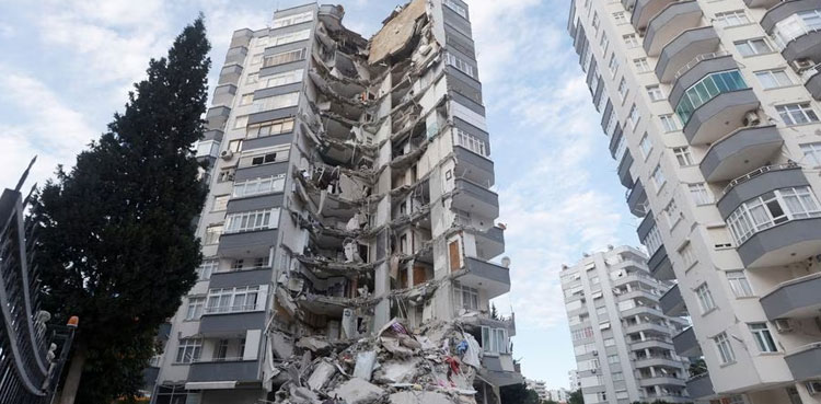 Turkiye-Syria quake death toll passes 7,800
