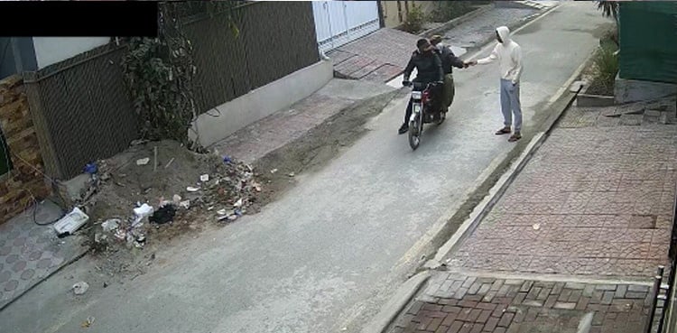 93 street crimes, six shootouts occurred in Karachi within 24 hours: AIG