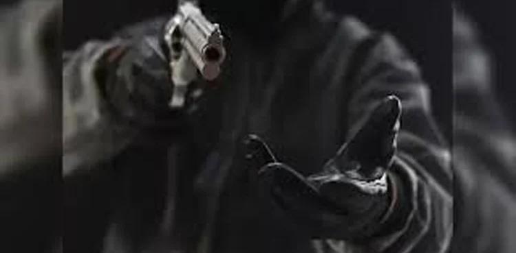 Muggers injure two women for resisting robbery in Karachi