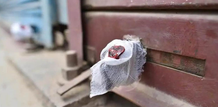 FBR seals five shops on Karachi's Tariq Road