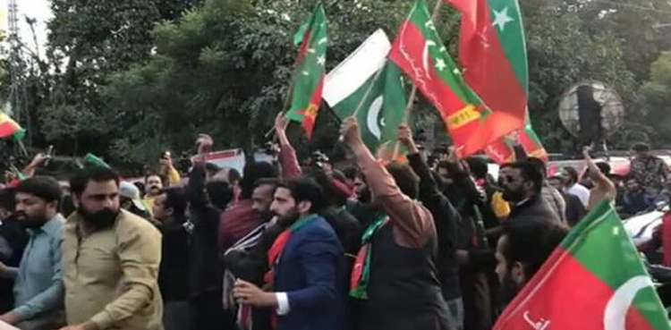 Rawalpindi police arrest 30 PTI workers in overnight raids