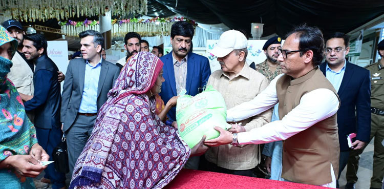 PM Shehbaz Sharif orders smooth distribution of free flour