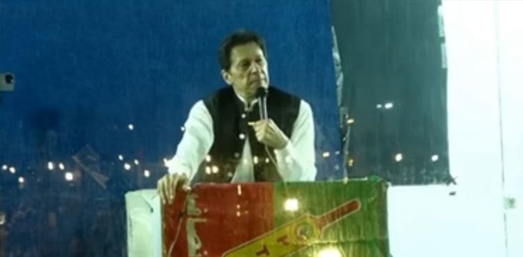 Imran Khan details economic recovery plan in historic Lahore rally