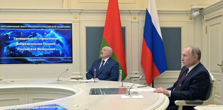 Putin says Moscow to place nuclear weapons in Belarus