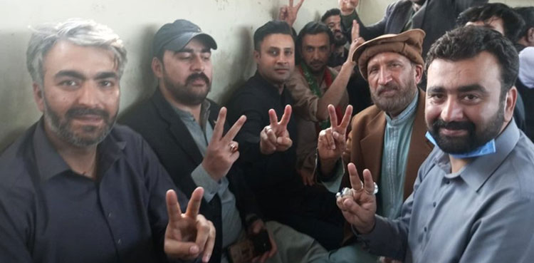 'Jail Bharo': LHC moved for recovery of Zulfi Bukhari