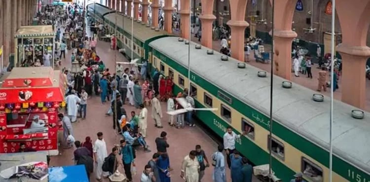 Pakistan Railways changes train timings