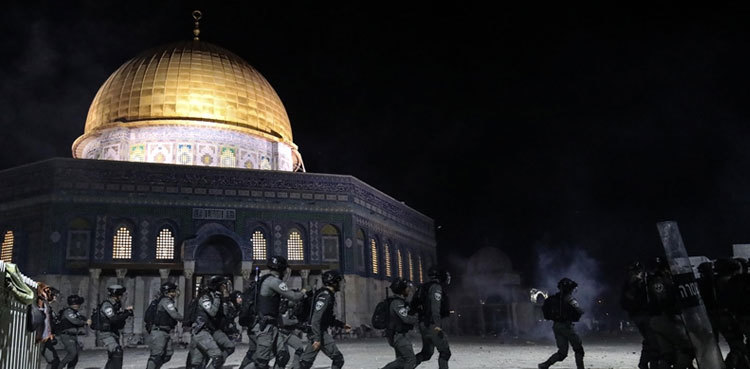 Israeli police attack worshippers in Al-Aqsa Mosque