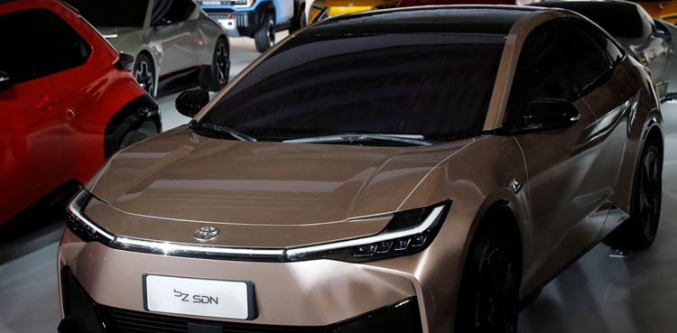 Toyota extends shutdown of two production lines