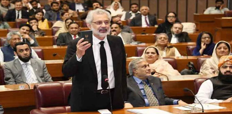 CJP Isa, family donate 31,680 sq ft land to Balochistan govt
