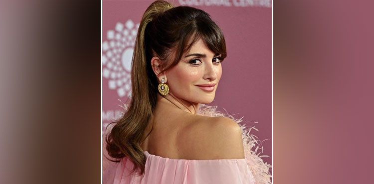 Penelope Cruz leaves netizens star-struck at Ambani Event