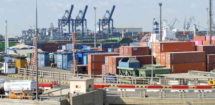 Govt employees stage protest at Karachi port