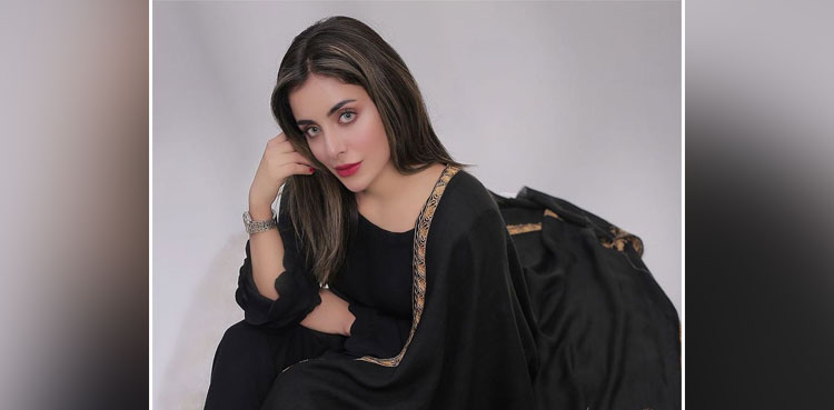 Nida Khan wins social media with latest pictures