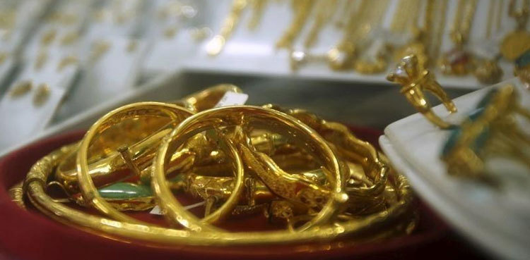 India restricts imports of plain gold jewellery